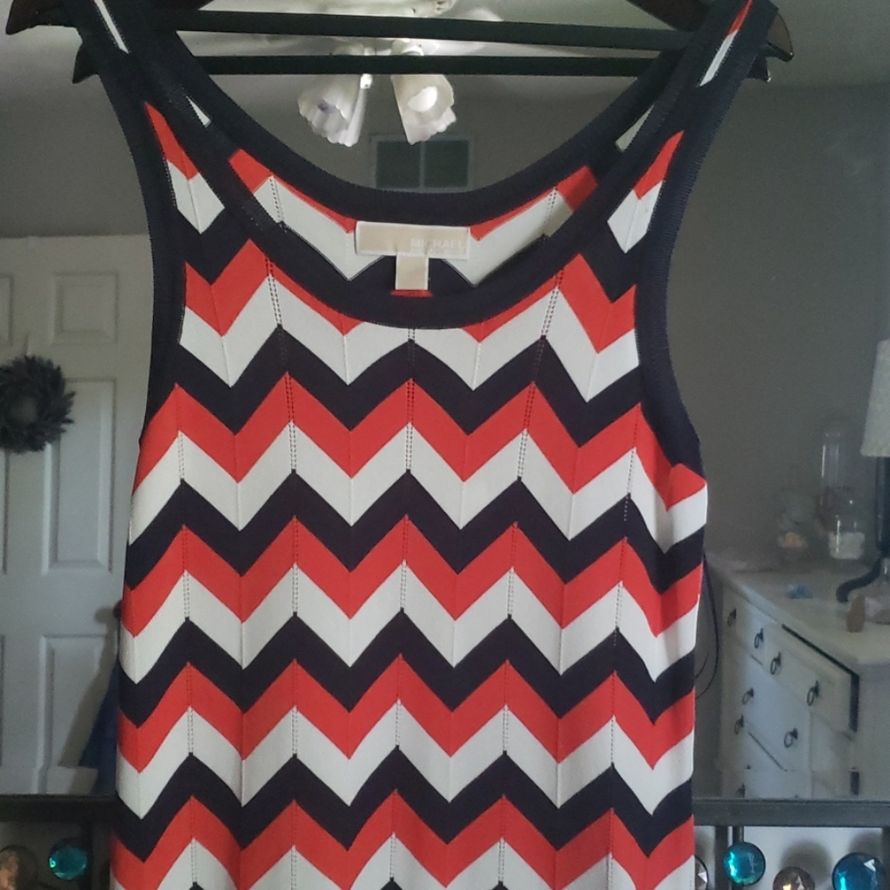 Dress - Picture 2 of 3
